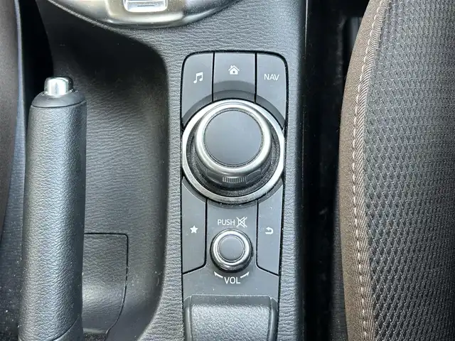 マツダ マツダ２ 15S プロアクティブ Sパッケージ 静岡県 2020(令2)年 5.6万km ソウルレッドクリスタルM マツダコネクト/・7インチWVGAセンターディスプレイ/・コマンダーコントロール/・オーディオセット/ブラインドスポットモニタリング/リアクロスラフィックアラート/車線逸脱警報/前進時アドバンスとスマートシティブレーキサポート/後退時スマートシティブレーキサポート/AT誤発進抑制制御/パーキングセンサー（フロント/リア）/360度ビューモニター/レーダークルーズコントロール/スマートブレーキサポート/レーンキープアシスト/シグネチャーランプ付きアダプティブ/LEDヘッドライト/オートライト/185/65/R15タイヤ/15インチフルホイールキャップ/プライバシーガラス/アクティブドラビングディスプレイ/プッシュスタート/アドバンストキーレスエントリーシステム/無地ブラウン/ブラックツートーンクロスシート/シートヒーター