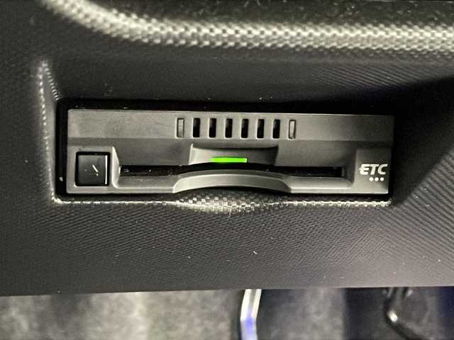 トヨタ ライズ Z 千葉県 2023(令5)年 0.8万km パール 純正エアロパーツ/純正9インチディスプレイオ―ディオ/フルセグTV/Bluetooth/USB/前後ドライブレコーダー/バックカメラ/全方位カメラ/ブラインドスポットモニター/純正ビルトインETC/シートヒーター/追従クルーズコントロール/レーンキープアシスト/LEDヘッドライト