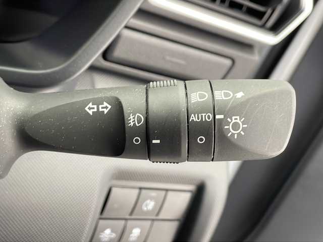 トヨタ ライズ Z 千葉県 2023(令5)年 0.8万km パール 純正エアロパーツ/純正9インチディスプレイオ―ディオ/フルセグTV/Bluetooth/USB/前後ドライブレコーダー/バックカメラ/全方位カメラ/ブラインドスポットモニター/純正ビルトインETC/シートヒーター/追従クルーズコントロール/レーンキープアシスト/LEDヘッドライト