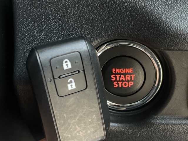 スズキ ジムニー XC 愛知県 2025(令7)年 0.7万km ブルーイッシュブラックパール3 ディスプレイオーディオ　ナビ機能なし/シートヒーター/バックカメラ/純正アルミホイール/４ｗＤ/LEDヘッドライト/ダウンヒルアシストコントロール/ETC/ステアリングスイッチ/スマートキー/プッシュスタート