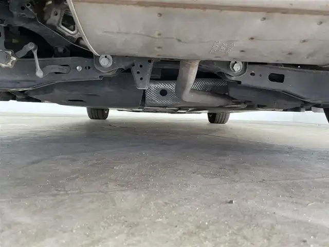 トヨタ プリウス Sセーフティプラス 千葉県 2018(平30)年 10.1万km アティチュードブラックマイカ 禁煙車/ワンオーナー/トヨタセーフティセンス/・レーンディパーチャーアラート/・プリクラッシュセーフティ/・クリアランスソナー/・レーダークルーズコントロール/・パーキングアシスト/純正７型メモリナビ/・型番：NSZT-W68T/・CD/DVD/Bluetooth/フルセグTV/・バックカメラ/・ビルトインETC/革巻きステアリング/・ステアリングスイッチ/純正フロアマット/純正ホイールキャップ/オートライト/・オートマチックハイビーム/・LEDヘッドライト/・LEDフォグランプ/プッシュスタート&スマートキー（スペア有）