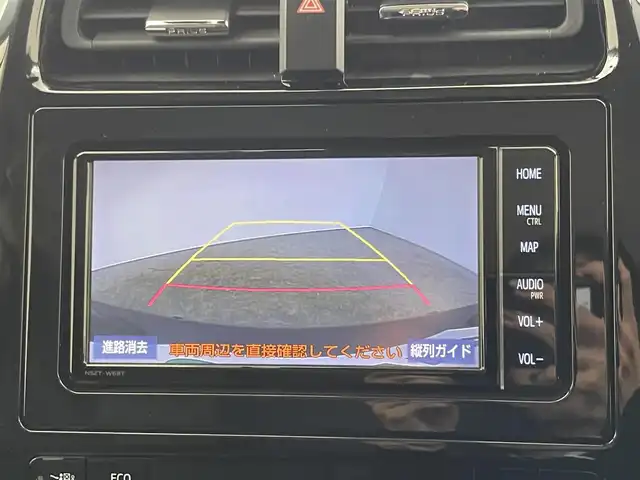 トヨタ プリウス Sセーフティプラス 千葉県 2018(平30)年 10.1万km アティチュードブラックマイカ 禁煙車/ワンオーナー/トヨタセーフティセンス/・レーンディパーチャーアラート/・プリクラッシュセーフティ/・クリアランスソナー/・レーダークルーズコントロール/・パーキングアシスト/純正７型メモリナビ/・型番：NSZT-W68T/・CD/DVD/Bluetooth/フルセグTV/・バックカメラ/・ビルトインETC/革巻きステアリング/・ステアリングスイッチ/純正フロアマット/純正ホイールキャップ/オートライト/・オートマチックハイビーム/・LEDヘッドライト/・LEDフォグランプ/プッシュスタート&スマートキー（スペア有）