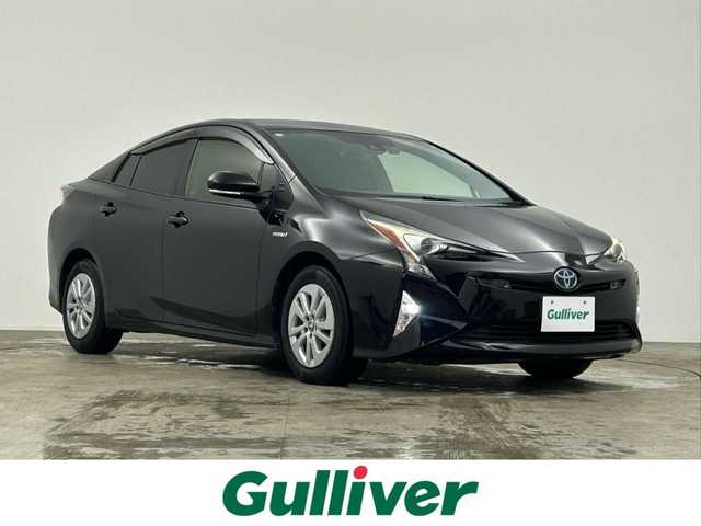 トヨタ プリウス Sセーフティプラス 千葉県 2018(平30)年 10.1万km アティチュードブラックマイカ 禁煙車/ワンオーナー/トヨタセーフティセンス/・レーンディパーチャーアラート/・プリクラッシュセーフティ/・クリアランスソナー/・レーダークルーズコントロール/・パーキングアシスト/純正７型メモリナビ/・型番：NSZT-W68T/・CD/DVD/Bluetooth/フルセグTV/・バックカメラ/・ビルトインETC/革巻きステアリング/・ステアリングスイッチ/純正フロアマット/純正ホイールキャップ/オートライト/・オートマチックハイビーム/・LEDヘッドライト/・LEDフォグランプ/プッシュスタート&スマートキー（スペア有）