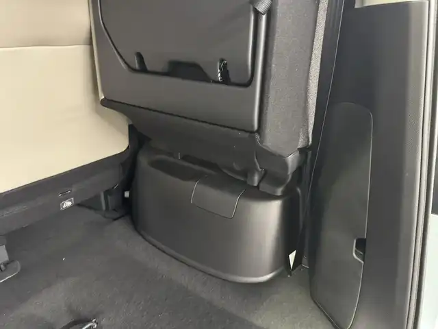 ホンダ フリード ハイブリット e:HEV AIR EX 三重県 2025(令7)年 0.2万km フィヨルドミストパール ハイブリッド/FF/インパネCVT/純正 9インチ Honda Connectナビ/（FM/AM/TV/CarPlay/Android/iPod/USB/Bluetooth）/リヤワイドカメラ/両側パワースライドドア/ETC/Honda SENSING/・衝突軽減ブレーキ（CMBS）/・先行車発進お知らせ機能/・路外逸脱抑制機能/・標識認識機能/・渋滞追従機能付アダプティブクルーズコントロール（ACC）/・車線維持支援システム（LKAS）/・トラフィックジャムアシスト（渋滞運転支援機能）/・ブラインドスポットインフォメーション/・踏み間違い衝突軽減システム/・急アクセル抑制機能/・パーキングセンサーシステム/・後退出庫サポート/・アダプティブドライビングビーム/・VSA/など/装備/・ハーフレザーシート/・シートヒーター（D/N）/・オートエアコン/・リヤクーラー/・オートライト、LEDヘッドライト/・ステアリングスイッチ/・電子パーキングブレーキ＆ブレーキホールド/・プッシュスタート/・純正15inAW/・保/・スマートキーx1/など