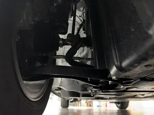 ホンダ フリード ハイブリット e:HEV AIR EX 三重県 2025(令7)年 0.2万km フィヨルドミストパール ハイブリッド/FF/インパネCVT/純正 9インチ Honda Connectナビ/（FM/AM/TV/CarPlay/Android/iPod/USB/Bluetooth）/リヤワイドカメラ/両側パワースライドドア/ETC/Honda SENSING/・衝突軽減ブレーキ（CMBS）/・先行車発進お知らせ機能/・路外逸脱抑制機能/・標識認識機能/・渋滞追従機能付アダプティブクルーズコントロール（ACC）/・車線維持支援システム（LKAS）/・トラフィックジャムアシスト（渋滞運転支援機能）/・ブラインドスポットインフォメーション/・踏み間違い衝突軽減システム/・急アクセル抑制機能/・パーキングセンサーシステム/・後退出庫サポート/・アダプティブドライビングビーム/・VSA/など/装備/・ハーフレザーシート/・シートヒーター（D/N）/・オートエアコン/・リヤクーラー/・オートライト、LEDヘッドライト/・ステアリングスイッチ/・電子パーキングブレーキ＆ブレーキホールド/・プッシュスタート/・純正15inAW/・保/・スマートキーx1/など