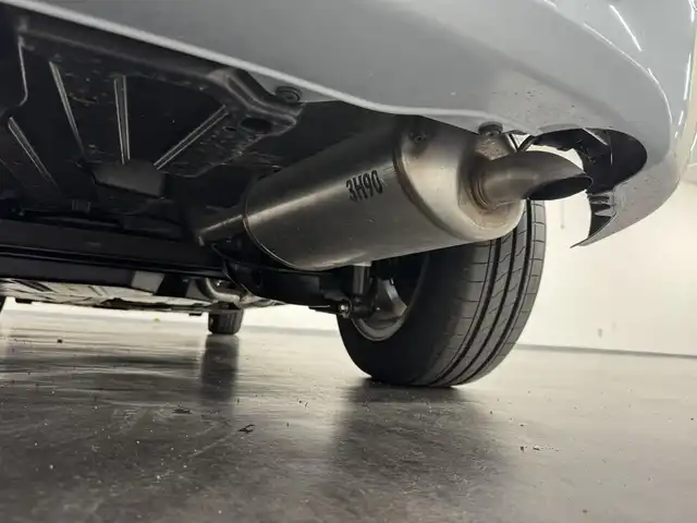 ホンダ フリード ハイブリット e:HEV AIR EX 三重県 2025(令7)年 0.2万km フィヨルドミストパール ハイブリッド/FF/インパネCVT/純正 9インチ Honda Connectナビ/（FM/AM/TV/CarPlay/Android/iPod/USB/Bluetooth）/リヤワイドカメラ/両側パワースライドドア/ETC/Honda SENSING/・衝突軽減ブレーキ（CMBS）/・先行車発進お知らせ機能/・路外逸脱抑制機能/・標識認識機能/・渋滞追従機能付アダプティブクルーズコントロール（ACC）/・車線維持支援システム（LKAS）/・トラフィックジャムアシスト（渋滞運転支援機能）/・ブラインドスポットインフォメーション/・踏み間違い衝突軽減システム/・急アクセル抑制機能/・パーキングセンサーシステム/・後退出庫サポート/・アダプティブドライビングビーム/・VSA/など/装備/・ハーフレザーシート/・シートヒーター（D/N）/・オートエアコン/・リヤクーラー/・オートライト、LEDヘッドライト/・ステアリングスイッチ/・電子パーキングブレーキ＆ブレーキホールド/・プッシュスタート/・純正15inAW/・保/・スマートキーx1/など