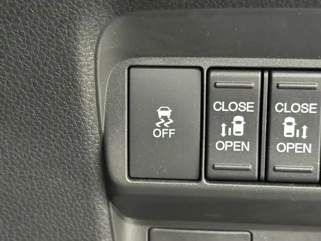 ホンダ フリード ハイブリット e:HEV AIR EX 三重県 2025(令7)年 0.2万km フィヨルドミストパール ハイブリッド/FF/インパネCVT/純正 9インチ Honda Connectナビ/（FM/AM/TV/CarPlay/Android/iPod/USB/Bluetooth）/リヤワイドカメラ/両側パワースライドドア/ETC/Honda SENSING/・衝突軽減ブレーキ（CMBS）/・先行車発進お知らせ機能/・路外逸脱抑制機能/・標識認識機能/・渋滞追従機能付アダプティブクルーズコントロール（ACC）/・車線維持支援システム（LKAS）/・トラフィックジャムアシスト（渋滞運転支援機能）/・ブラインドスポットインフォメーション/・踏み間違い衝突軽減システム/・急アクセル抑制機能/・パーキングセンサーシステム/・後退出庫サポート/・アダプティブドライビングビーム/・VSA/など/装備/・ハーフレザーシート/・シートヒーター（D/N）/・オートエアコン/・リヤクーラー/・オートライト、LEDヘッドライト/・ステアリングスイッチ/・電子パーキングブレーキ＆ブレーキホールド/・プッシュスタート/・純正15inAW/・保/・スマートキーx1/など