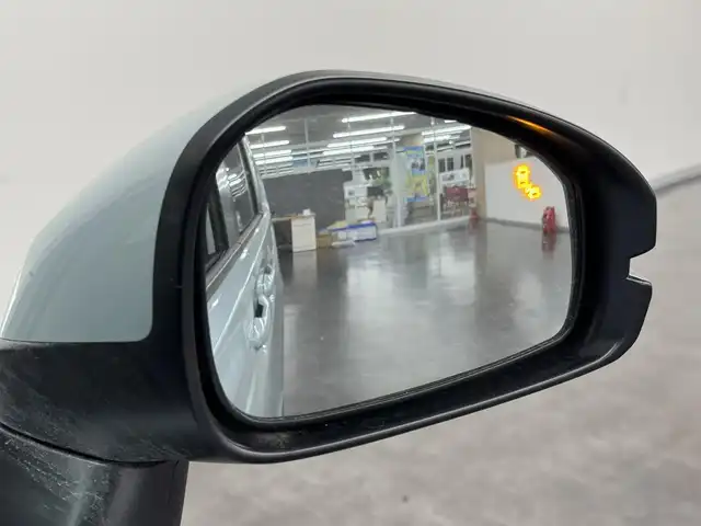 ホンダ フリード ハイブリット e:HEV AIR EX 三重県 2025(令7)年 0.2万km フィヨルドミストパール ハイブリッド/FF/インパネCVT/純正 9インチ Honda Connectナビ/（FM/AM/TV/CarPlay/Android/iPod/USB/Bluetooth）/リヤワイドカメラ/両側パワースライドドア/ETC/Honda SENSING/・衝突軽減ブレーキ（CMBS）/・先行車発進お知らせ機能/・路外逸脱抑制機能/・標識認識機能/・渋滞追従機能付アダプティブクルーズコントロール（ACC）/・車線維持支援システム（LKAS）/・トラフィックジャムアシスト（渋滞運転支援機能）/・ブラインドスポットインフォメーション/・踏み間違い衝突軽減システム/・急アクセル抑制機能/・パーキングセンサーシステム/・後退出庫サポート/・アダプティブドライビングビーム/・VSA/など/装備/・ハーフレザーシート/・シートヒーター（D/N）/・オートエアコン/・リヤクーラー/・オートライト、LEDヘッドライト/・ステアリングスイッチ/・電子パーキングブレーキ＆ブレーキホールド/・プッシュスタート/・純正15inAW/・保/・スマートキーx1/など