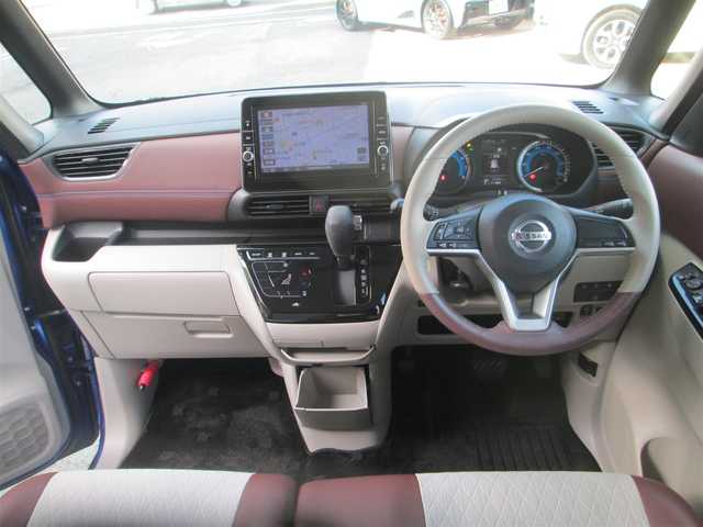 日産 ルークス オーテック 千葉県 2020(令2)年 3.6万km 青Ｍ 純正9インチナビ、フルセグTV/アランドビューモニター/オーディオ【CD/DVD/SD/BT】/エマージェンシーブレーキ/両側パワースライドドア/ハーフレザーシート/車両逸脱警報装置/純正14インチアルミホイール/ウィンカードアミラー/革巻きステアリング/ステアリングスイッチ/前後ドライブレコーダー/アイドリングストップ/ETC/インテリジェントキー/保証書/取扱説明書/スペアキー