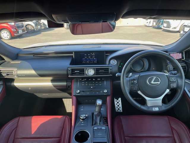 レクサス ＲＣ 350 Fスポーツ 静岡県 2015(平27)年 3.8万km ホワイトノーヴァガラスフレーク ●純正ナビ/（フルセグ/CD/DVD/Bluetooth）/●バックカメラ/●赤革シート/●運転席＆助手席シートヒーター/●運転席助手席パワーシート/●運転席シートメモリー/●レーダークルーズコントロール/●プリクラッシュセーフティー/●レーントレーシングアシスト/●ブラインドスポットモニター/●LEDヘッドライト/●オートライト/●オートマチックハイビーム/●フォグランプ/●革巻きステアリング/●ステアリングスイッチ/●パドルシフト/●チルト＆テレスコピックステアリング/●ステアリングヒーター/●電動格納ウインカーミラー/●ETC/●純正フロアマット/●自動防眩ミラー/●前方ドライブレコーダー/●レーダー探知機（AR-G100A）/●ISOFIX/●プッシュスタート/●スマートキー/●純正19インチアルミホイール/●ダブル+サイド+カーテンSRS+ABS