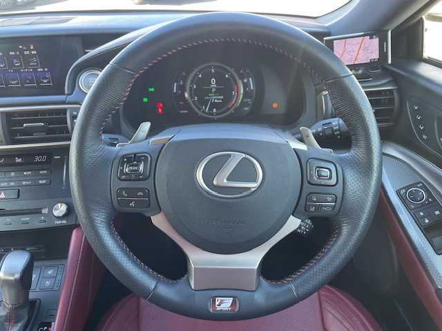 レクサス ＲＣ 350 Fスポーツ 静岡県 2015(平27)年 3.8万km ホワイトノーヴァガラスフレーク ●純正ナビ/（フルセグ/CD/DVD/Bluetooth）/●バックカメラ/●赤革シート/●運転席＆助手席シートヒーター/●運転席助手席パワーシート/●運転席シートメモリー/●レーダークルーズコントロール/●プリクラッシュセーフティー/●レーントレーシングアシスト/●ブラインドスポットモニター/●LEDヘッドライト/●オートライト/●オートマチックハイビーム/●フォグランプ/●革巻きステアリング/●ステアリングスイッチ/●パドルシフト/●チルト＆テレスコピックステアリング/●ステアリングヒーター/●電動格納ウインカーミラー/●ETC/●純正フロアマット/●自動防眩ミラー/●前方ドライブレコーダー/●レーダー探知機（AR-G100A）/●ISOFIX/●プッシュスタート/●スマートキー/●純正19インチアルミホイール/●ダブル+サイド+カーテンSRS+ABS