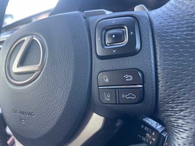 レクサス ＲＣ 350 Fスポーツ 静岡県 2015(平27)年 3.8万km ホワイトノーヴァガラスフレーク ●純正ナビ/（フルセグ/CD/DVD/Bluetooth）/●バックカメラ/●赤革シート/●運転席＆助手席シートヒーター/●運転席助手席パワーシート/●運転席シートメモリー/●レーダークルーズコントロール/●プリクラッシュセーフティー/●レーントレーシングアシスト/●ブラインドスポットモニター/●LEDヘッドライト/●オートライト/●オートマチックハイビーム/●フォグランプ/●革巻きステアリング/●ステアリングスイッチ/●パドルシフト/●チルト＆テレスコピックステアリング/●ステアリングヒーター/●電動格納ウインカーミラー/●ETC/●純正フロアマット/●自動防眩ミラー/●前方ドライブレコーダー/●レーダー探知機（AR-G100A）/●ISOFIX/●プッシュスタート/●スマートキー/●純正19インチアルミホイール/●ダブル+サイド+カーテンSRS+ABS