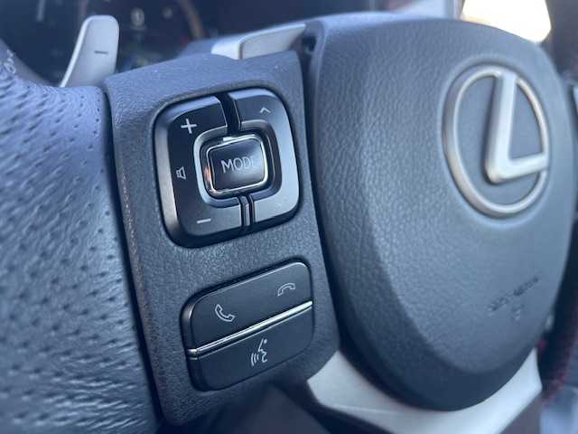 レクサス ＲＣ 350 Fスポーツ 静岡県 2015(平27)年 3.8万km ホワイトノーヴァガラスフレーク ●純正ナビ/（フルセグ/CD/DVD/Bluetooth）/●バックカメラ/●赤革シート/●運転席＆助手席シートヒーター/●運転席助手席パワーシート/●運転席シートメモリー/●レーダークルーズコントロール/●プリクラッシュセーフティー/●レーントレーシングアシスト/●ブラインドスポットモニター/●LEDヘッドライト/●オートライト/●オートマチックハイビーム/●フォグランプ/●革巻きステアリング/●ステアリングスイッチ/●パドルシフト/●チルト＆テレスコピックステアリング/●ステアリングヒーター/●電動格納ウインカーミラー/●ETC/●純正フロアマット/●自動防眩ミラー/●前方ドライブレコーダー/●レーダー探知機（AR-G100A）/●ISOFIX/●プッシュスタート/●スマートキー/●純正19インチアルミホイール/●ダブル+サイド+カーテンSRS+ABS