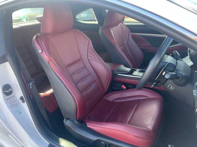 レクサス ＲＣ 350 Fスポーツ 静岡県 2015(平27)年 3.8万km ホワイトノーヴァガラスフレーク ●純正ナビ/（フルセグ/CD/DVD/Bluetooth）/●バックカメラ/●赤革シート/●運転席＆助手席シートヒーター/●運転席助手席パワーシート/●運転席シートメモリー/●レーダークルーズコントロール/●プリクラッシュセーフティー/●レーントレーシングアシスト/●ブラインドスポットモニター/●LEDヘッドライト/●オートライト/●オートマチックハイビーム/●フォグランプ/●革巻きステアリング/●ステアリングスイッチ/●パドルシフト/●チルト＆テレスコピックステアリング/●ステアリングヒーター/●電動格納ウインカーミラー/●ETC/●純正フロアマット/●自動防眩ミラー/●前方ドライブレコーダー/●レーダー探知機（AR-G100A）/●ISOFIX/●プッシュスタート/●スマートキー/●純正19インチアルミホイール/●ダブル+サイド+カーテンSRS+ABS