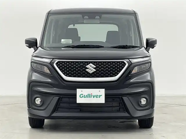 スズキ ソリオ バンディット HV MV 群馬県 2023(令5)年 0.1万km未満 スーパーブラックパール 純正9インチディスプレイオーディオ＋ナビ機能付/(AM/FM/Bluetooth/フルセグTV/CD/DVD//AppleCarPlay/AndroidAuto)/全方位モニター/＝＝＝＝＝＝/アダプティブクルーズコントロール/ヘッドアップディスプレイ/スズキセーフティサポート/ ・デュアルカメラブレーキサポート/ ・後退時ブレーキサポート/ ・車線逸脱抑制制御機能/ ・車線逸脱警報機能/ ・パーキングソナー/ ・横滑り防止装置/ ・ハイビームアシスト/両側パワースライドドア/前席シートヒーター/LEDヘッドライト/プッシュスタート/スマートキー/スペアキー有