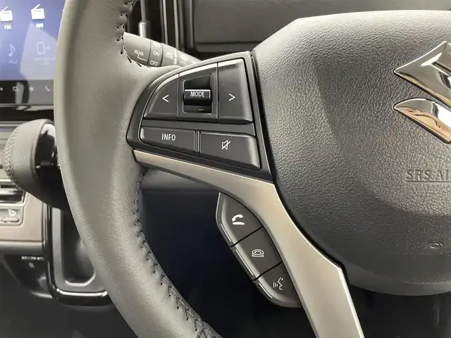 スズキ ソリオ バンディット HV MV 群馬県 2023(令5)年 0.1万km未満 スーパーブラックパール 純正9インチディスプレイオーディオ＋ナビ機能付/(AM/FM/Bluetooth/フルセグTV/CD/DVD//AppleCarPlay/AndroidAuto)/全方位モニター/＝＝＝＝＝＝/アダプティブクルーズコントロール/ヘッドアップディスプレイ/スズキセーフティサポート/ ・デュアルカメラブレーキサポート/ ・後退時ブレーキサポート/ ・車線逸脱抑制制御機能/ ・車線逸脱警報機能/ ・パーキングソナー/ ・横滑り防止装置/ ・ハイビームアシスト/両側パワースライドドア/前席シートヒーター/LEDヘッドライト/プッシュスタート/スマートキー/スペアキー有
