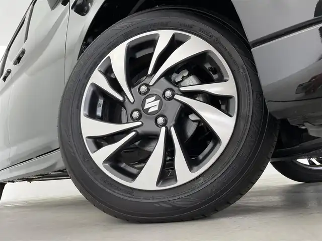 スズキ ソリオ バンディット HV MV 群馬県 2023(令5)年 0.1万km未満 スーパーブラックパール 純正9インチディスプレイオーディオ＋ナビ機能付/(AM/FM/Bluetooth/フルセグTV/CD/DVD//AppleCarPlay/AndroidAuto)/全方位モニター/＝＝＝＝＝＝/アダプティブクルーズコントロール/ヘッドアップディスプレイ/スズキセーフティサポート/ ・デュアルカメラブレーキサポート/ ・後退時ブレーキサポート/ ・車線逸脱抑制制御機能/ ・車線逸脱警報機能/ ・パーキングソナー/ ・横滑り防止装置/ ・ハイビームアシスト/両側パワースライドドア/前席シートヒーター/LEDヘッドライト/プッシュスタート/スマートキー/スペアキー有