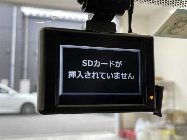 トヨタ プリウス S 滋賀県 2014(平26)年 4.6万km フロスティーグリーンマイカ 禁煙車/純正ナビ/（Bluetooth/フルセグTV)/バックカメラ/ビルトインETC/前方ドライブレコーダー/HIDヘッドライト/オートライト/プッシュスタート/純正フロアマット/ナビ連動ステアリングリモコン/オートエアコン/スマートキー