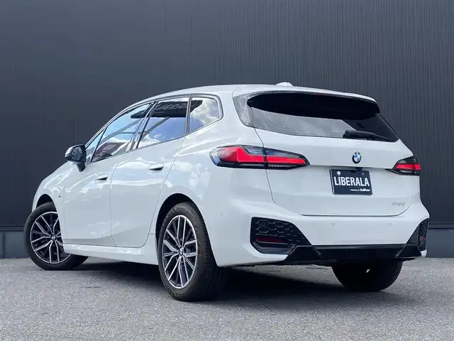 ＢＭＷ ＢＭＷ ２１８ｄ アクティブツアラー Mスポーツ 栃木県 2022(令4)年 1.6万km 白 禁煙　/ACC　/レーンキープ　/バックカメラ　/パドルシフト　/純正ナビ　/AppleCarPlay　/パワーシート　/シートH　/ステアリングH　/ハーフレザー　/電動リアゲート　/ETC　/LED　/純正18インチAW