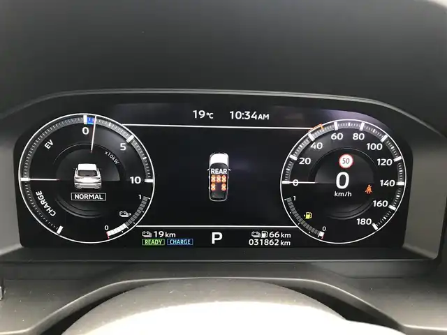 三菱 アウトランダー ＰＨＥＶ P 富山県 2022(令4)年 3.2万km ホワイトダイヤモンド 4WD/サンルーフ/BOSEサウンド/純正ナビ/フルセグTV/Bluetooth/全周囲カメラ/前後ドライブレコーダー/衝突被害軽減ブレーキ/コーナーセンサー/レーンキープアシスト/ブラインドスポットモニター/レーダークルーズコントロール/レザーシート/メモリー付パワーシート/電動リアゲート/シートヒーター/ハンドルヒーター/ETC2.0/社外AWスタッドレスタイヤ車載
