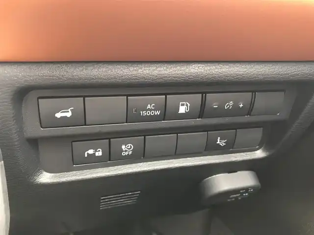 三菱 アウトランダー ＰＨＥＶ P 富山県 2022(令4)年 3.2万km ホワイトダイヤモンド 4WD/サンルーフ/BOSEサウンド/純正ナビ/フルセグTV/Bluetooth/全周囲カメラ/前後ドライブレコーダー/衝突被害軽減ブレーキ/コーナーセンサー/レーンキープアシスト/ブラインドスポットモニター/レーダークルーズコントロール/レザーシート/メモリー付パワーシート/電動リアゲート/シートヒーター/ハンドルヒーター/ETC2.0/社外AWスタッドレスタイヤ車載