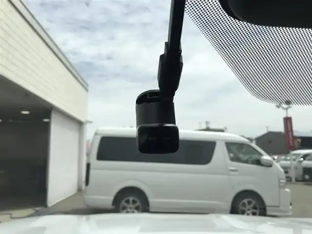 三菱 アウトランダー ＰＨＥＶ P 富山県 2022(令4)年 3.2万km ホワイトダイヤモンド 4WD/サンルーフ/BOSEサウンド/純正ナビ/フルセグTV/Bluetooth/全周囲カメラ/前後ドライブレコーダー/衝突被害軽減ブレーキ/コーナーセンサー/レーンキープアシスト/ブラインドスポットモニター/レーダークルーズコントロール/レザーシート/メモリー付パワーシート/電動リアゲート/シートヒーター/ハンドルヒーター/ETC2.0/社外AWスタッドレスタイヤ車載