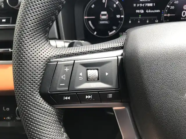 三菱 アウトランダー ＰＨＥＶ P 富山県 2022(令4)年 3.2万km ホワイトダイヤモンド 4WD/サンルーフ/BOSEサウンド/純正ナビ/フルセグTV/Bluetooth/全周囲カメラ/前後ドライブレコーダー/衝突被害軽減ブレーキ/コーナーセンサー/レーンキープアシスト/ブラインドスポットモニター/レーダークルーズコントロール/レザーシート/メモリー付パワーシート/電動リアゲート/シートヒーター/ハンドルヒーター/ETC2.0/社外AWスタッドレスタイヤ車載