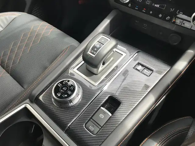 三菱 アウトランダー ＰＨＥＶ P 富山県 2022(令4)年 3.2万km ホワイトダイヤモンド 4WD/サンルーフ/BOSEサウンド/純正ナビ/フルセグTV/Bluetooth/全周囲カメラ/前後ドライブレコーダー/衝突被害軽減ブレーキ/コーナーセンサー/レーンキープアシスト/ブラインドスポットモニター/レーダークルーズコントロール/レザーシート/メモリー付パワーシート/電動リアゲート/シートヒーター/ハンドルヒーター/ETC2.0/社外AWスタッドレスタイヤ車載