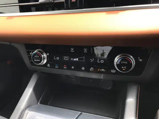 三菱 アウトランダー ＰＨＥＶ P 富山県 2022(令4)年 3.2万km ホワイトダイヤモンド 4WD/サンルーフ/BOSEサウンド/純正ナビ/フルセグTV/Bluetooth/全周囲カメラ/前後ドライブレコーダー/衝突被害軽減ブレーキ/コーナーセンサー/レーンキープアシスト/ブラインドスポットモニター/レーダークルーズコントロール/レザーシート/メモリー付パワーシート/電動リアゲート/シートヒーター/ハンドルヒーター/ETC2.0/社外AWスタッドレスタイヤ車載