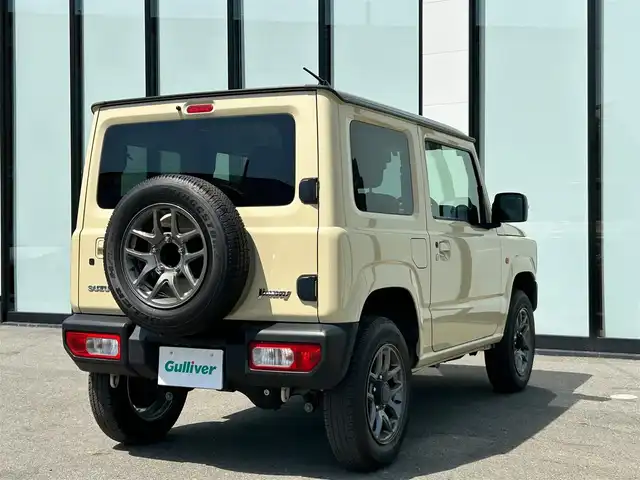 スズキ ジムニー XC 大阪府 2020(令2)年 4万km シフォンアイボリーメタリックブラック2トーンルーフ 純正８インチナビ/   フルセグTV/CD/DVD/Bluetooth/衝突軽減/前席シートヒーター/クルーズコントロール/ステアリングスイッチ/純正フロアマット/革調シートカバー/プッシュスタート/スマートキー/ＥＴＣ/ＬＥＤライト