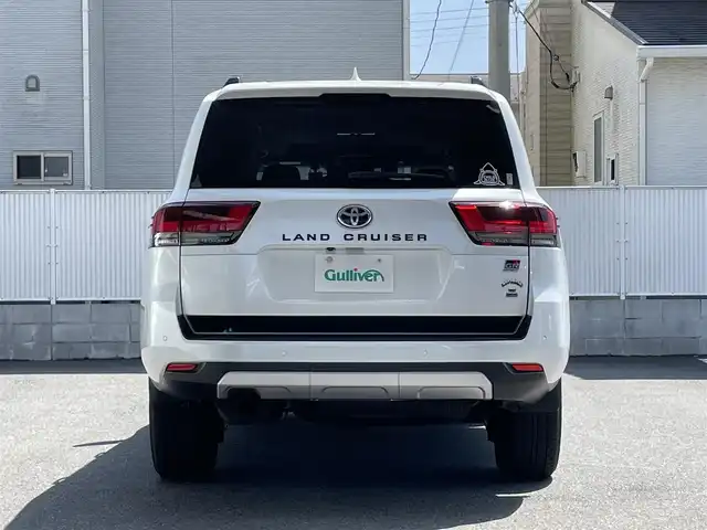 トヨタ ランドクルーザー GRスポーツ 栃木県 2023(令5)年 1.4万km プレシャスホワイトパール Pantheraセキュリティ/電動格納サードシート/ヘッドアップディスプレイ/ヘッドレストモニター/サイドステップ/トヨタセーフティセンス/サンルーフ/JBLプレミアムサウンドシステム/純正12.3インチナビ/CD/DVD/BT/フルセグ/MSV/Miracast/パワーバックドア/レーダークルーズコントロール/LEDオートライト/オートハイビーム/レザーシート/前席・2列目シートヒーター/前席・2列目シートベンチレーション/前席パワーシート（運転席メモリー機能付き）/クリアランスソナー/前後ドライブレコーダー/ブラインドスポットモニター/パーキングサポートブレーキ/オートブレーキホールド/クールボックス/ブラックルーフレール/ステアリングヒーター/ステアリングスイッチ/スペアキー１/ビルトインETC2.0/4WD