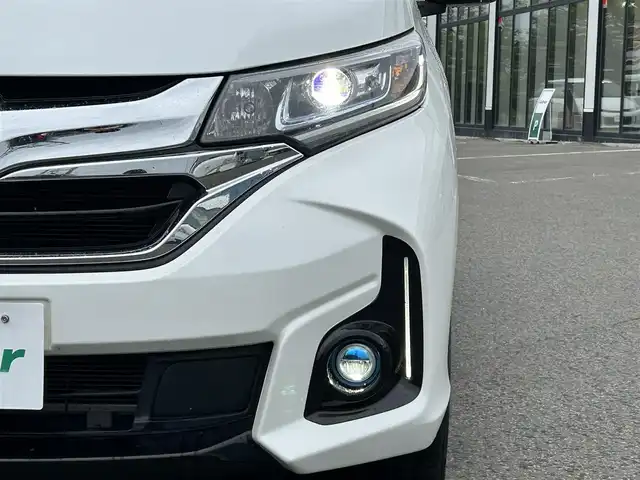 ホンダ フリード ハイブリット G ホンダセンシング 青森県 2017(平29)年 4.2万km ホワイトオーキッドパール ・寒冷地仕様/・4WD/・純正ナビ/・フルセグ/・CD/DVD/SD/USB/Bluetooth/・バックカメラ/・プッシュスタート/・スマートキー/・スペアキー1本/・ホンダセンシング/・横滑り防止/・オートライト/・クルーズコントロール（追従有）/・純正ビルドインETC/・ドライブレコーダー/・両側パワースライドドア/・シートヒーター（N＋D）/・純正フロアマット/・純正AW15インチ/・取扱説明書
