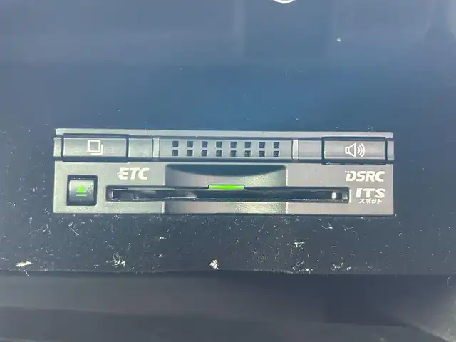 レクサス ＬＳ 600h バージョンC Iパック 滋賀県 2015(平27)年 6.4万km ブラック ガソリン（ハイブリッド）/4WD(F4)/CVT/ムーンルーフ/12.1インチ純正ナビ/(FM/AM/CD/DVD/フルセグ/Bluetooth)/ETC/ドライブレコーダー/バックカメラ/プリクラッシュブレーキアシスト	/レーダークルーズコントロール/レーンキープアシスト	/ブラインドスポットモニター/クリアランスソナー/電動サンシェード/運転席・助手席シートヒーター/運転席・助手席シートベンチレーション/シートメモリー/電動パーキング/電動格納ミラー/革巻きステアリング/ステアリングスイッチ/ステアリングヒーター/オートライト/LEDヘッドライト/フロントフォグ/自動防眩ルームミラー	/フルオートエアコン/プッシュスタート/スマートキー/純正フロアマット
