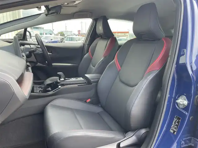 トヨタ プリウス Z 富山県 2023(令5)年 1.2万km ダークブルー ワンオーナー/セーフティセンス/パノラミックビューモニター/レーダークルーズコントロール/レーンキープアシスト/プリクラッシュ/12.3型メーカーナビ/フルセグＴＶ/Bluetooth/Miracast/前席シートヒーター/前席パワーシート/前席ベンチレーター/ステアリングヒーター/パワーテールゲート/LEDオートライト/LEDフォグライト/コーナーセンサー