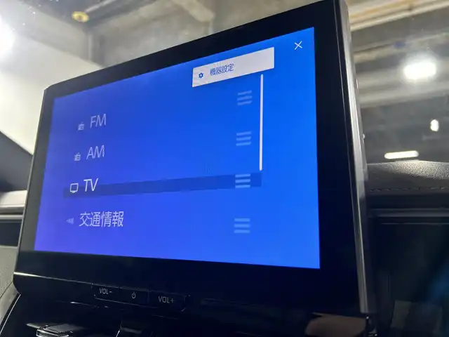トヨタ カローラツーリング ハイブリッド ダブルバイビー 福岡県 2023(令5)年 4.2万km プラチナホワイトパールマイカ 禁煙車/純正10.5インチナビ/・AM/FM/BT/フルセグTV/・バックモニター/トヨタセーフティセンス/ハーフレザーシート/・シートヒーター(D/N)/革巻きステアリング/・ステアリングリモコン/・ステアリングヒーター/ETC2.0/ブレーキホールド/LEDヘッドライト/・オートライト/・フォグランプ/・ヘッドライトレベライザー/純正17インチアルミホイール