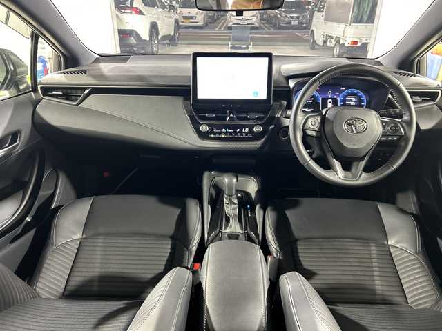 トヨタ カローラツーリング ハイブリッド ダブルバイビー 福岡県 2023(令5)年 4.2万km プラチナホワイトパールマイカ 禁煙車/純正10.5インチナビ/・AM/FM/BT/フルセグTV/・バックモニター/トヨタセーフティセンス/ハーフレザーシート/・シートヒーター(D/N)/革巻きステアリング/・ステアリングリモコン/・ステアリングヒーター/ETC2.0/ブレーキホールド/LEDヘッドライト/・オートライト/・フォグランプ/・ヘッドライトレベライザー/純正17インチアルミホイール