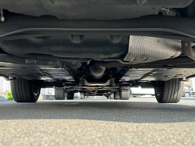 トヨタ ヤリスクロス ハイブリッド Z 静岡県 2022(令4)年 5.4万km ブラックマイカ/プラチナホワイトパールマイカ エンジンスタートボタン/パワーステアリング/パワーウィンドウ/パーキングアシスト/寒冷地仕様/100V充電/クルーズコントロール/オートエアコン/USB入力端子/ETC2.0/全方位カメラ/純正ナビ/フロアマット/モデリスタエアロ（フロント/サイド/リア）/D席パワーシート/D席N席シートヒーター/ABS/コーナーセンサー前後/レーンキープアシスト/オートライト/オートマチックハイビーム/LEDヘッドライト/W+サイドエアバック/衝突軽減システム/ステアリングヒーター