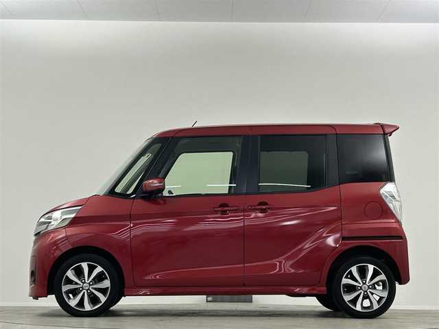 日産 デイズ ルークス HWS X Vセレクション 埼玉県 2016(平28)年 2万km スパークリングレッドM 純正ナビ　ＭＭ３１６Ｄ－Ｗ　フルセグ　ＢＴ　ＤＶＤ　アラウンドビューモニター　両側パワースライドドア　両側パワースライドドア　リヤシーリングファン　ＥＴＣ　プッシュスタート　テレビキャンセラー　マット