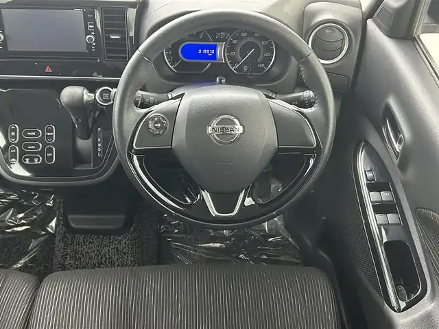日産 デイズ ルークス HWS X Vセレクション 埼玉県 2016(平28)年 2万km スパークリングレッドM 純正ナビ　ＭＭ３１６Ｄ－Ｗ　フルセグ　ＢＴ　ＤＶＤ　アラウンドビューモニター　両側パワースライドドア　両側パワースライドドア　リヤシーリングファン　ＥＴＣ　プッシュスタート　テレビキャンセラー　マット
