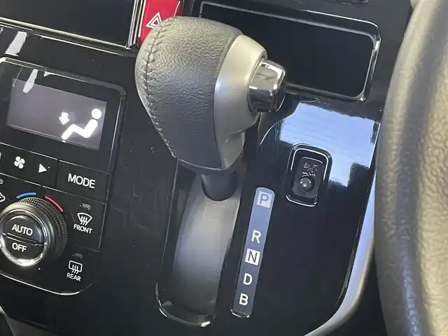 トヨタ タンク カスタムG－T 埼玉県 2017(平29)年 6.9万km ブラックマイカ/マゼンダベリーメタリック スマートアシスト２　純正９インチナビ　バックカメラ　ビルトインＥＴＣ　前後ドライブレコーダー　クルーズコントロール　シートヒーター　スマートキー　純正アルミホイール　オートライト　ＬＥＤライト　地デジ