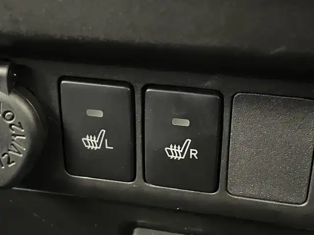 トヨタ タンク カスタムG－T 埼玉県 2017(平29)年 6.9万km ブラックマイカ/マゼンダベリーメタリック スマートアシスト２　純正９インチナビ　バックカメラ　ビルトインＥＴＣ　前後ドライブレコーダー　クルーズコントロール　シートヒーター　スマートキー　純正アルミホイール　オートライト　ＬＥＤライト　地デジ