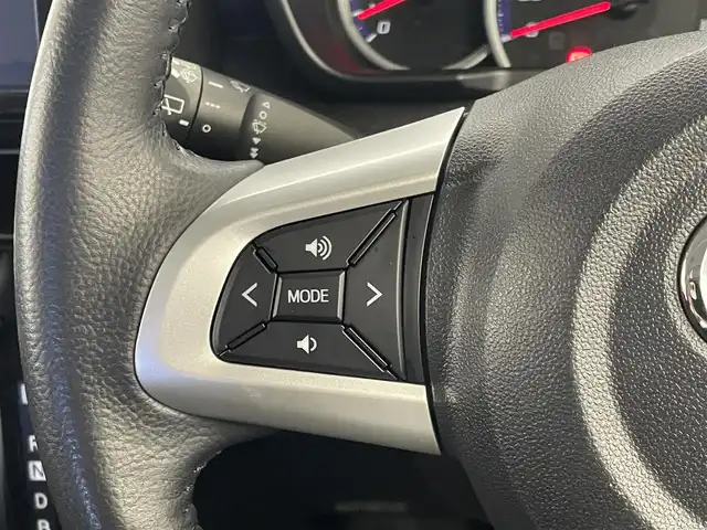 トヨタ タンク カスタムG－T 埼玉県 2017(平29)年 6.9万km ブラックマイカ/マゼンダベリーメタリック スマートアシスト２　純正９インチナビ　バックカメラ　ビルトインＥＴＣ　前後ドライブレコーダー　クルーズコントロール　シートヒーター　スマートキー　純正アルミホイール　オートライト　ＬＥＤライト　地デジ