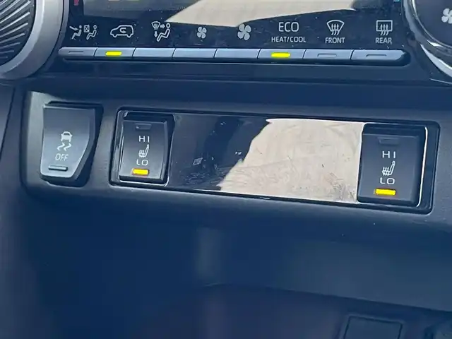 トヨタ ＲＡＶ４ G 滋賀県 2019(令1)年 4万km アティチュードブラックマイカ ガソリン/4WD/CVT/純正7インチナビ(NSZT-W68T)/【AM/FM/CD/DVD/SD/TVフルセグ/Bluetooth】/ビルトインETC/ドライブレコーダー/パワーバックドア/シートヒーター/エアシート/パワーシート/黒革シート/トヨタセーフティセンス/・プリクラッシュ/・レーンキープアシスト/・レーダークルーズコントロール（全車速追従機能付き）/・標識検知機能/バックカメラ/ブラインドスポットモニター/横滑り防止装置/電動サイドブレーキ/革巻きステアリング/ステアリングヒーター/ステアリングスイッチ/オートライト/LEDヘッドライト/電動格納ウインカーミラー/純正ドアバイザー/純正フロアマット