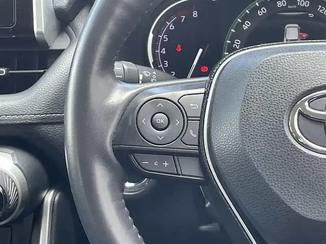 トヨタ ＲＡＶ４ G 滋賀県 2019(令1)年 4万km アティチュードブラックマイカ ガソリン/4WD/CVT/純正7インチナビ(NSZT-W68T)/【AM/FM/CD/DVD/SD/TVフルセグ/Bluetooth】/ビルトインETC/ドライブレコーダー/パワーバックドア/シートヒーター/エアシート/パワーシート/黒革シート/トヨタセーフティセンス/・プリクラッシュ/・レーンキープアシスト/・レーダークルーズコントロール（全車速追従機能付き）/・標識検知機能/バックカメラ/ブラインドスポットモニター/横滑り防止装置/電動サイドブレーキ/革巻きステアリング/ステアリングヒーター/ステアリングスイッチ/オートライト/LEDヘッドライト/電動格納ウインカーミラー/純正ドアバイザー/純正フロアマット