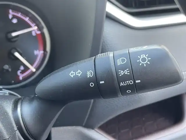 トヨタ ＲＡＶ４ G 滋賀県 2019(令1)年 4万km アティチュードブラックマイカ ガソリン/4WD/CVT/純正7インチナビ(NSZT-W68T)/【AM/FM/CD/DVD/SD/TVフルセグ/Bluetooth】/ビルトインETC/ドライブレコーダー/パワーバックドア/シートヒーター/エアシート/パワーシート/黒革シート/トヨタセーフティセンス/・プリクラッシュ/・レーンキープアシスト/・レーダークルーズコントロール（全車速追従機能付き）/・標識検知機能/バックカメラ/ブラインドスポットモニター/横滑り防止装置/電動サイドブレーキ/革巻きステアリング/ステアリングヒーター/ステアリングスイッチ/オートライト/LEDヘッドライト/電動格納ウインカーミラー/純正ドアバイザー/純正フロアマット