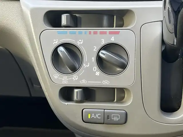 ダイハツ ミラ イース Xf リミテッドSA 福島県 2016(平28)年 2.6万km ブラックマイカメタリック ＳＤナビ　ワンセグＴＶ　ＣＤ　ＡＭ　ＦＭ　純正フロアマット　純正アルミホイール　横滑り防止装置　衝突軽減ブレーキ　オートライト　４ＷＤ　リモコンキー　スペアキー　ＡＣエアコン　アイドリングストップ