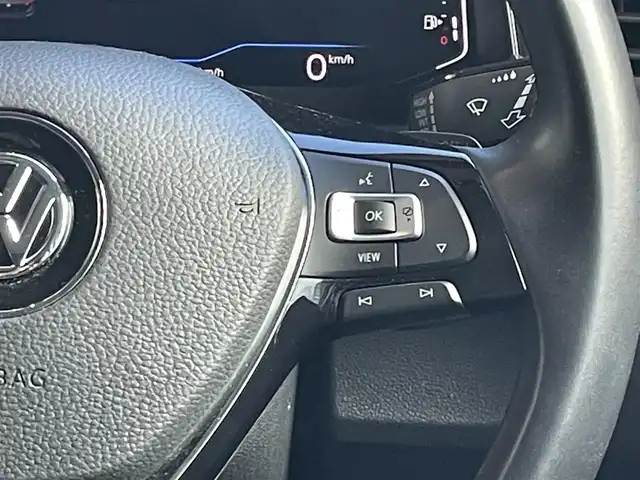 フォルクスワーゲン Ｔ－ロック TDI スタイル デザインPKG 高知県 2020(令2)年 2.8万km 白 ACC（アダプティブクルーズコントロール）/Front Assisy(プリクラッシュブレーキシステム）/Lane Assist(レーンキープアシスト）/ブラインドスポットディテクション/疲労検知システム/プロアクティブ・オキュパント・プロテクション/純正ナビ/　【AM/FM/フルセグTV/androidauto/AppleCarPlay】/前後ドライブレコーダー/電動リアゲート
