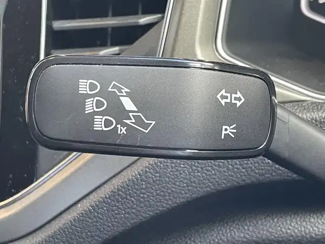 フォルクスワーゲン Ｔ－ロック TDI スタイル デザインPKG 高知県 2020(令2)年 2.8万km 白 ACC（アダプティブクルーズコントロール）/Front Assisy(プリクラッシュブレーキシステム）/Lane Assist(レーンキープアシスト）/ブラインドスポットディテクション/疲労検知システム/プロアクティブ・オキュパント・プロテクション/純正ナビ/　【AM/FM/フルセグTV/androidauto/AppleCarPlay】/前後ドライブレコーダー/電動リアゲート