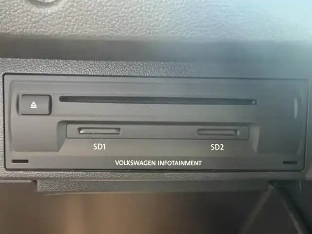 フォルクスワーゲン Ｔ－ロック TDI スタイル デザインPKG 高知県 2020(令2)年 2.8万km 白 ACC（アダプティブクルーズコントロール）/Front Assisy(プリクラッシュブレーキシステム）/Lane Assist(レーンキープアシスト）/ブラインドスポットディテクション/疲労検知システム/プロアクティブ・オキュパント・プロテクション/純正ナビ/　【AM/FM/フルセグTV/androidauto/AppleCarPlay】/前後ドライブレコーダー/電動リアゲート