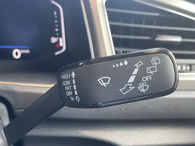 フォルクスワーゲン Ｔ－ロック TDI スタイル デザインPKG 高知県 2020(令2)年 2.8万km 白 ACC（アダプティブクルーズコントロール）/Front Assisy(プリクラッシュブレーキシステム）/Lane Assist(レーンキープアシスト）/ブラインドスポットディテクション/疲労検知システム/プロアクティブ・オキュパント・プロテクション/純正ナビ/　【AM/FM/フルセグTV/androidauto/AppleCarPlay】/前後ドライブレコーダー/電動リアゲート
